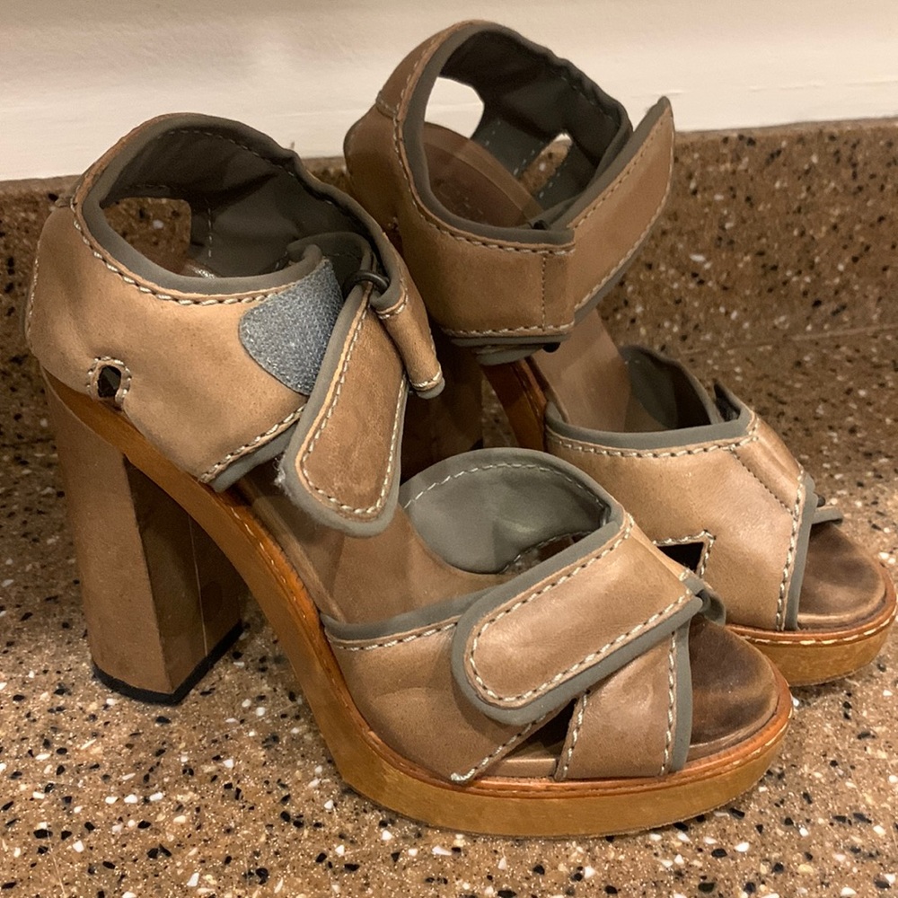 Chloe platforms